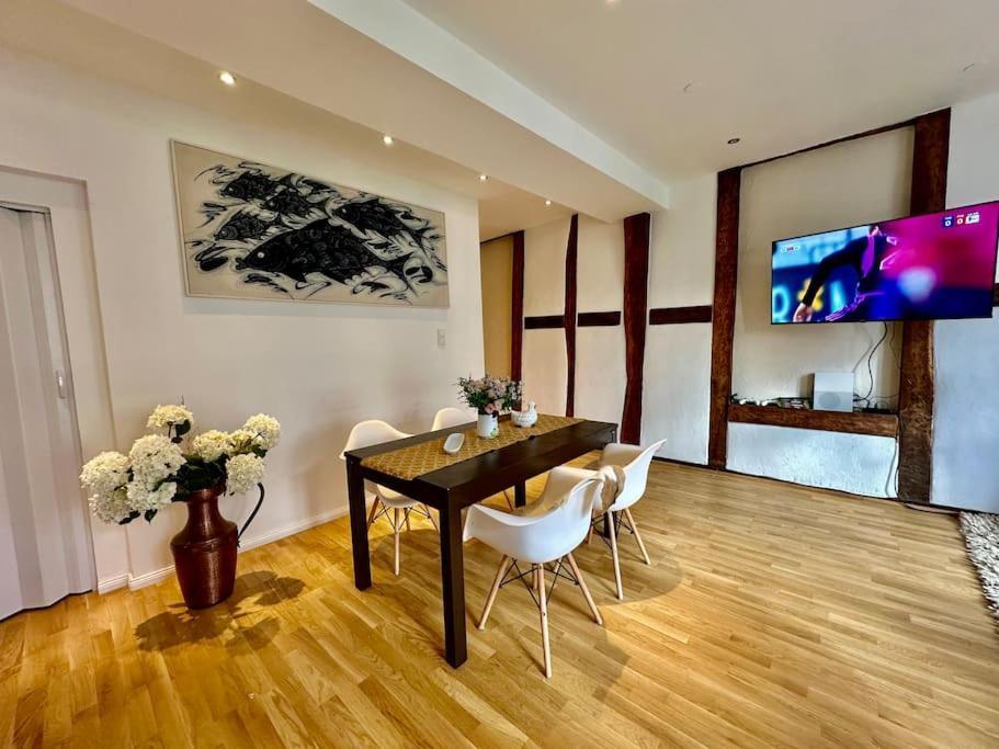 Wohnung Am Schloss 2 - Bestes Apartment In Weilburg Bagian luar foto